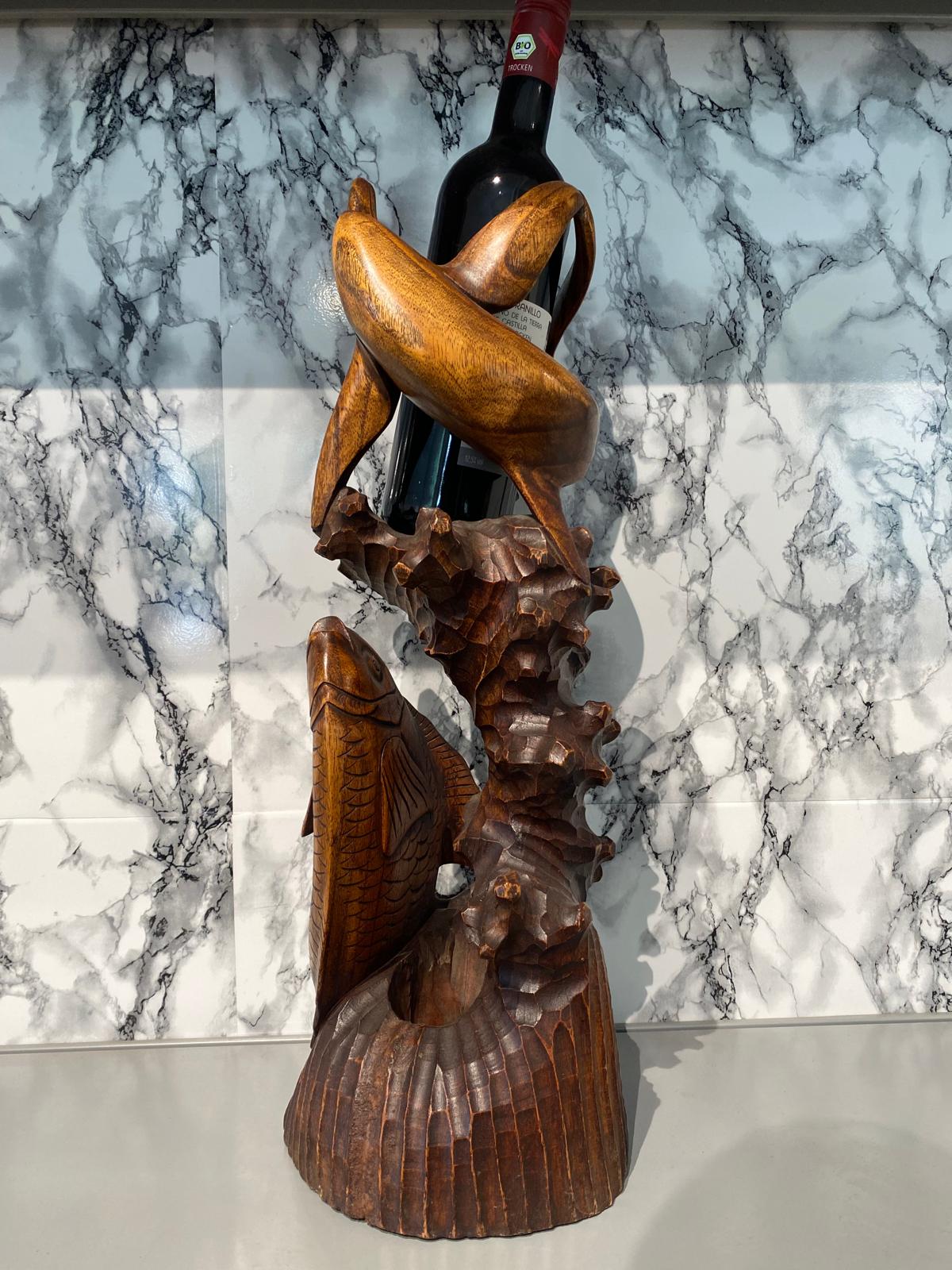 Weinflaschenhalter "Ocean Dance" - handgefertigte Holzskulptur