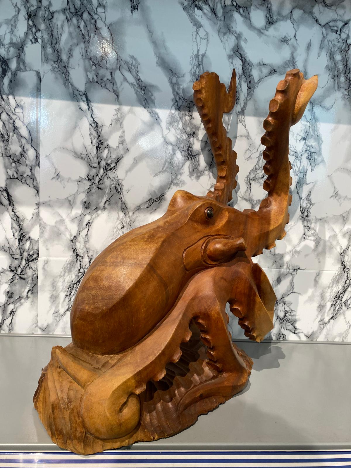 Oktopus Skulptur "Maris" - handgefertigte Holzkunst